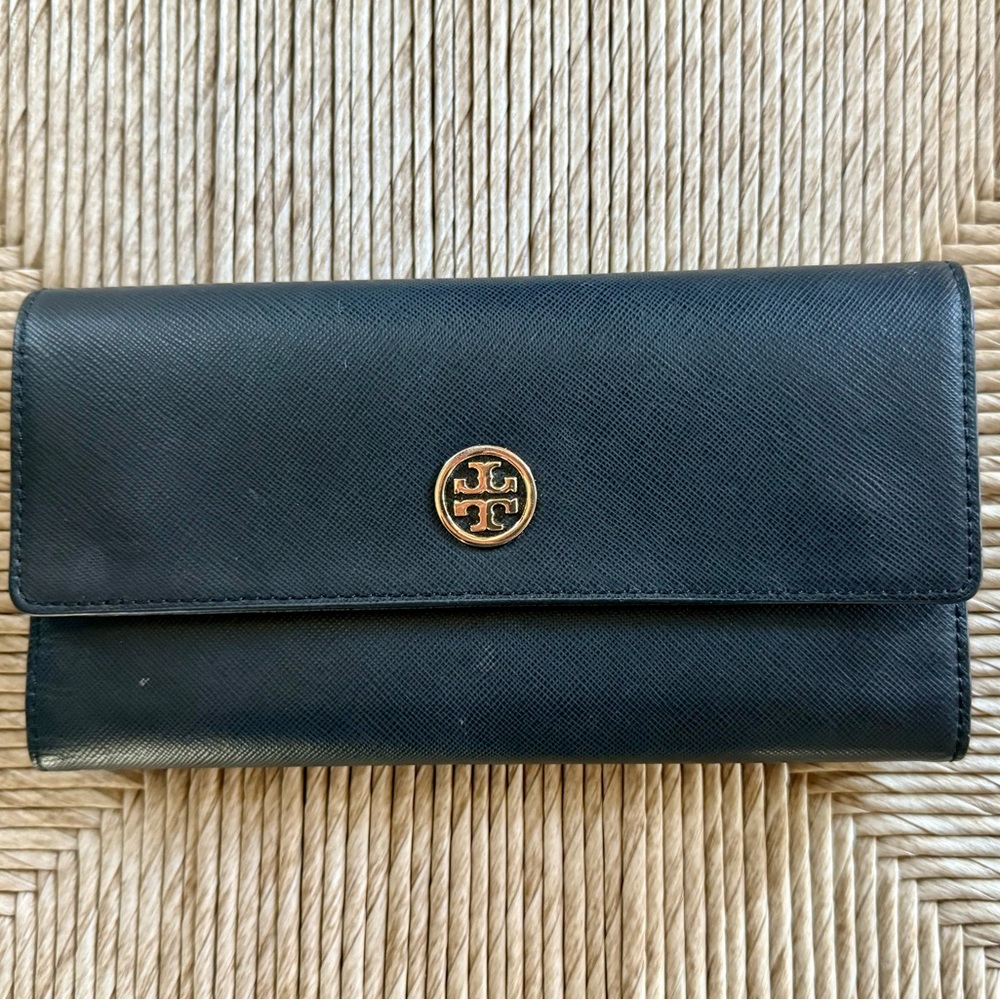 Tory Burch Tri -Fold Black Pebbled Leather Wallet Sleek Design - Gold Logo